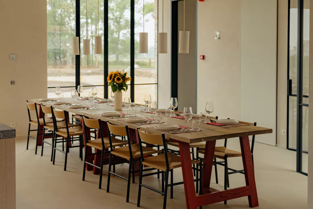 Dining area watersnip