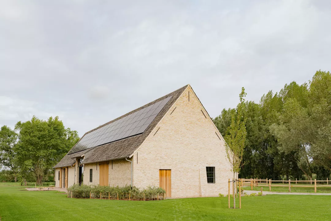 Side view of the Schuur