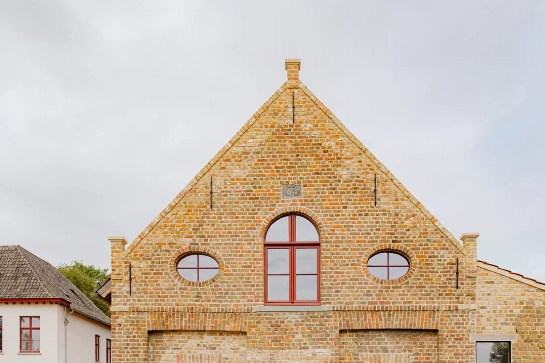 Facade view of Watersnip